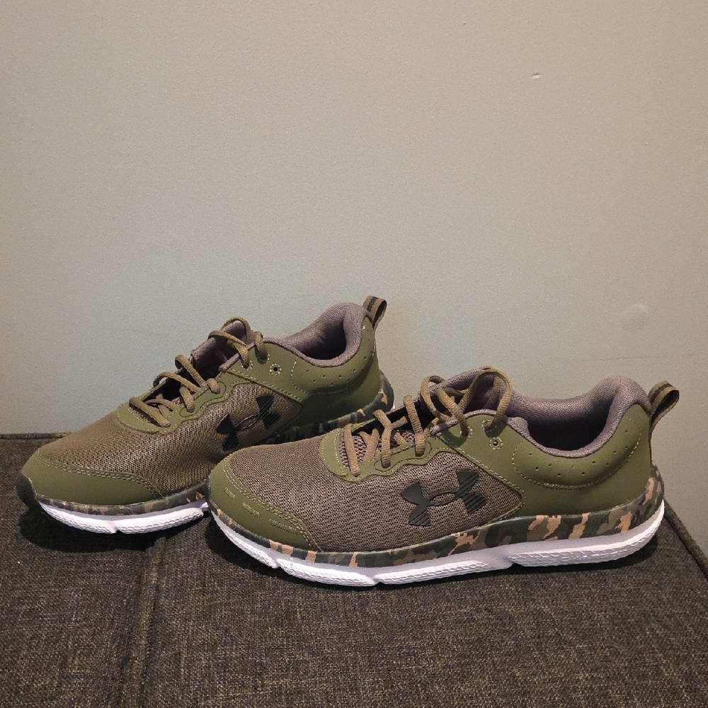 Mens UnderArmour Charged Assert 10 Camo Running Shoes